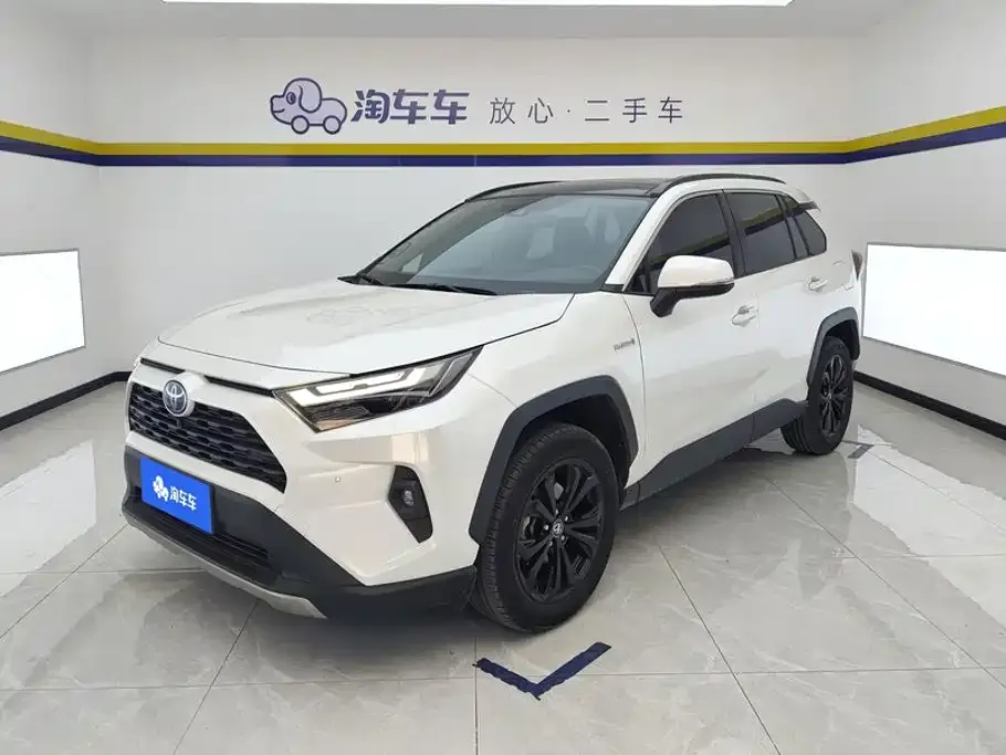 Toyota RAV4 — фото 1
