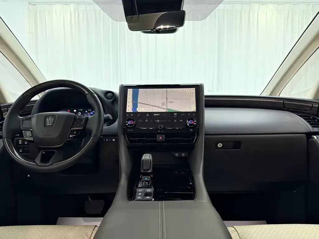 Toyota Vellfire — фото 8