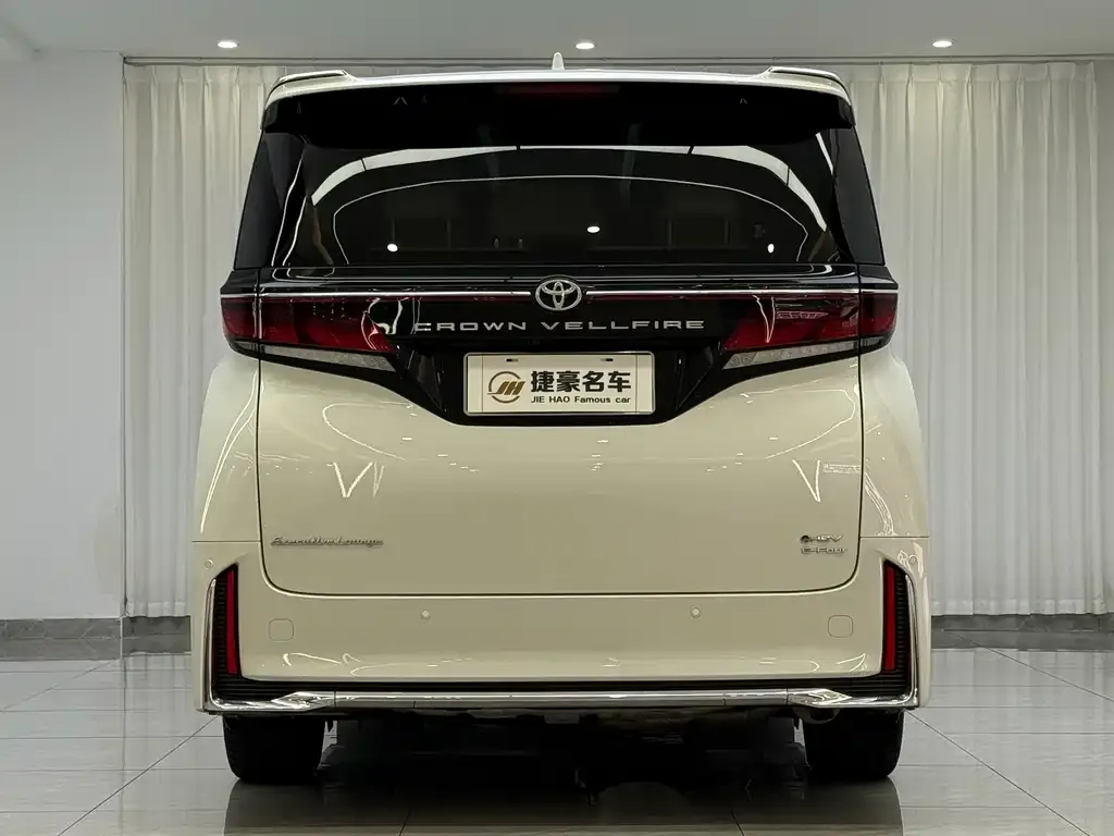 Toyota Vellfire — фото 3