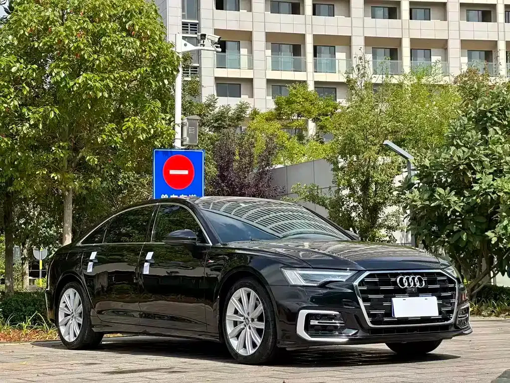 Audi A6L — фото 8