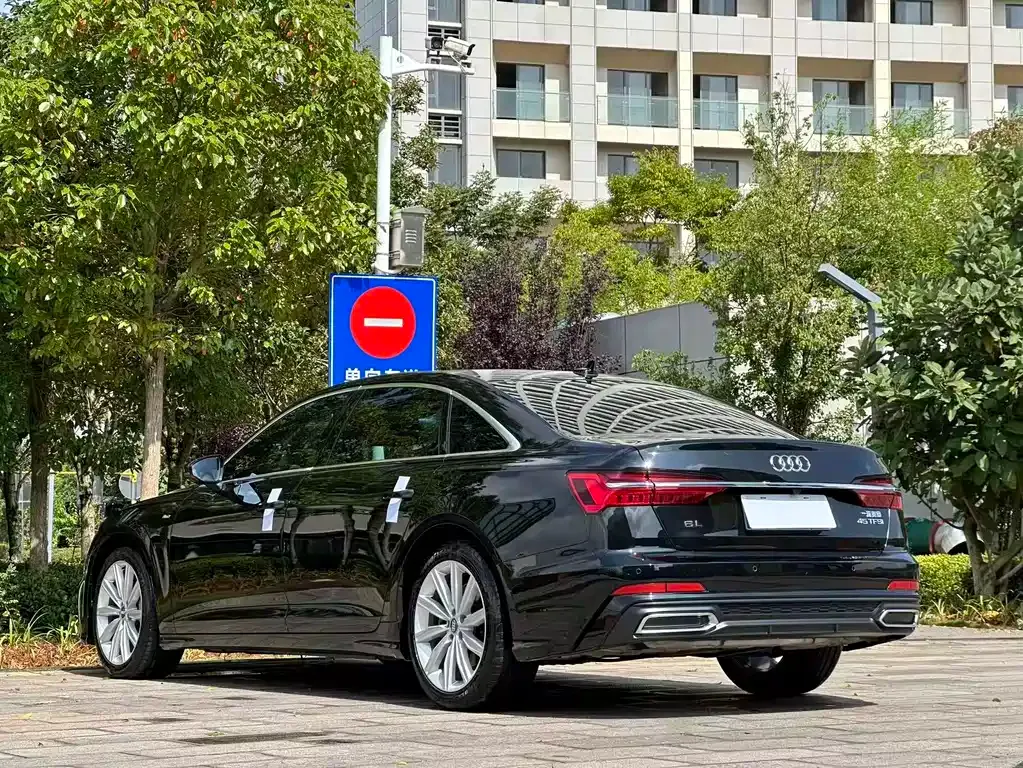 Audi A6L — фото 5
