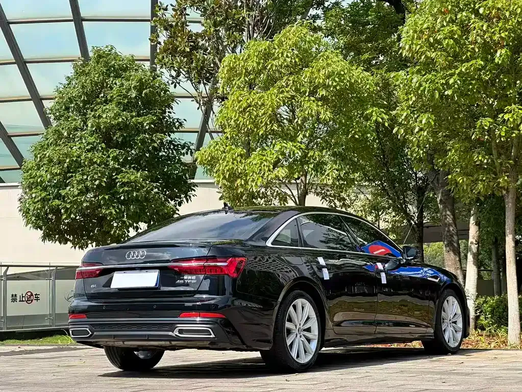 Audi A6L — фото 10