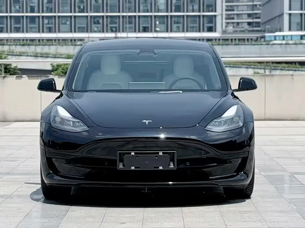 Tesla Model 3 — фото 2