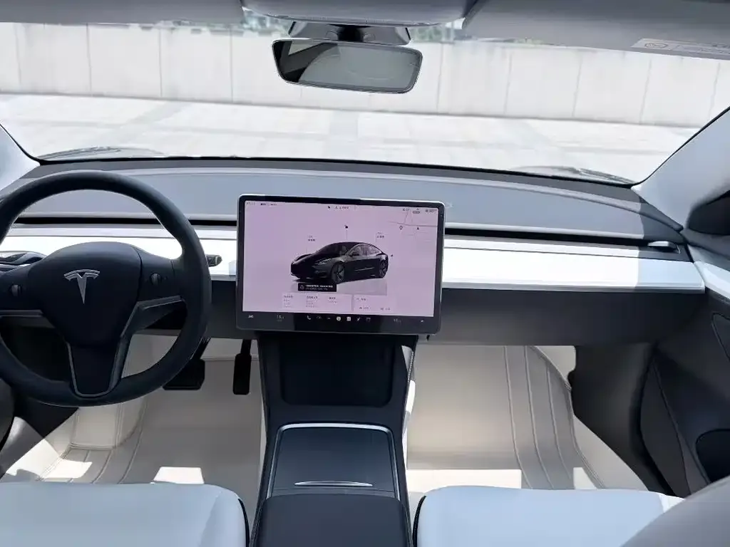 Tesla Model 3 — фото 3