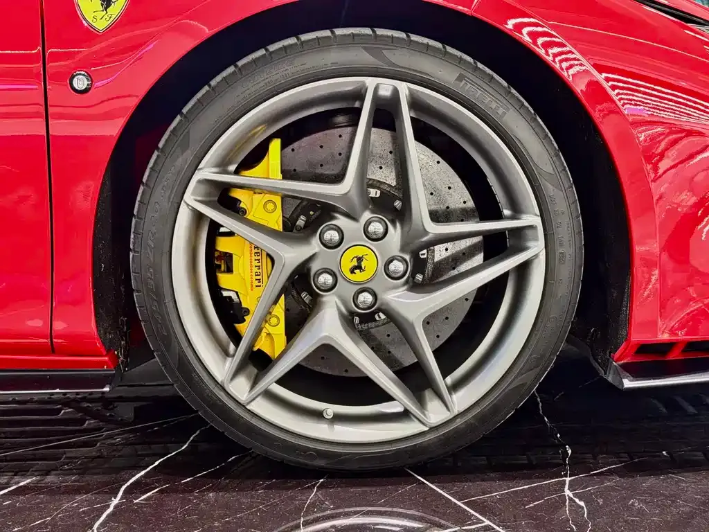 Ferrari F8 — фото 5