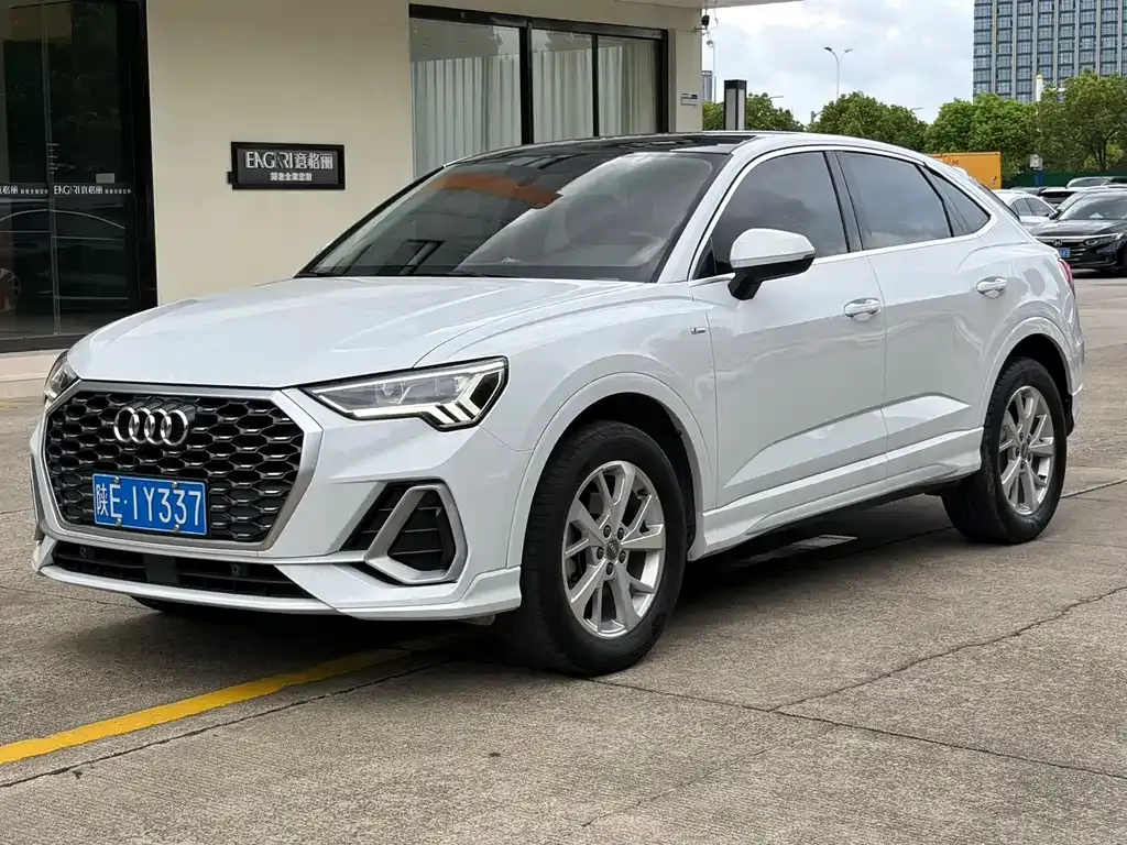 Audi Q3 Sportback — фото 1
