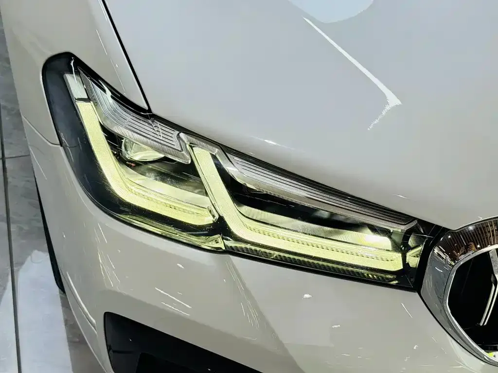BMW 5 Series — фото 5