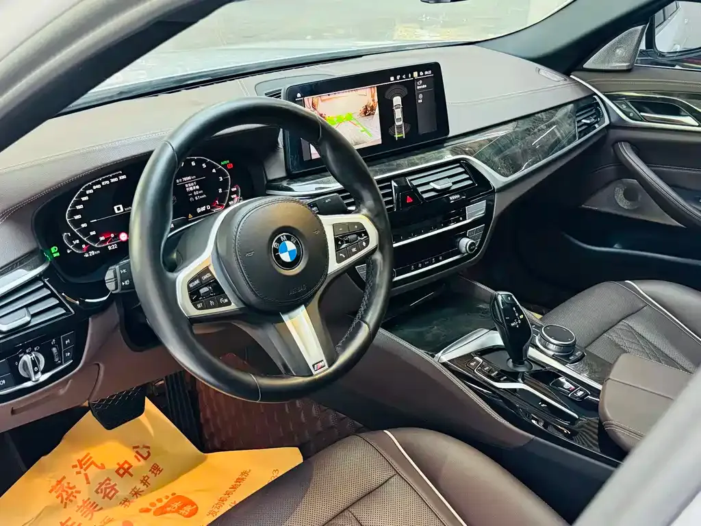 BMW 5 Series — фото 10