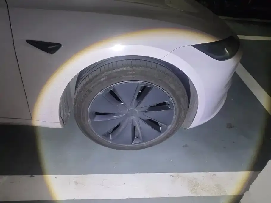 Tesla Model 3 — фото 4