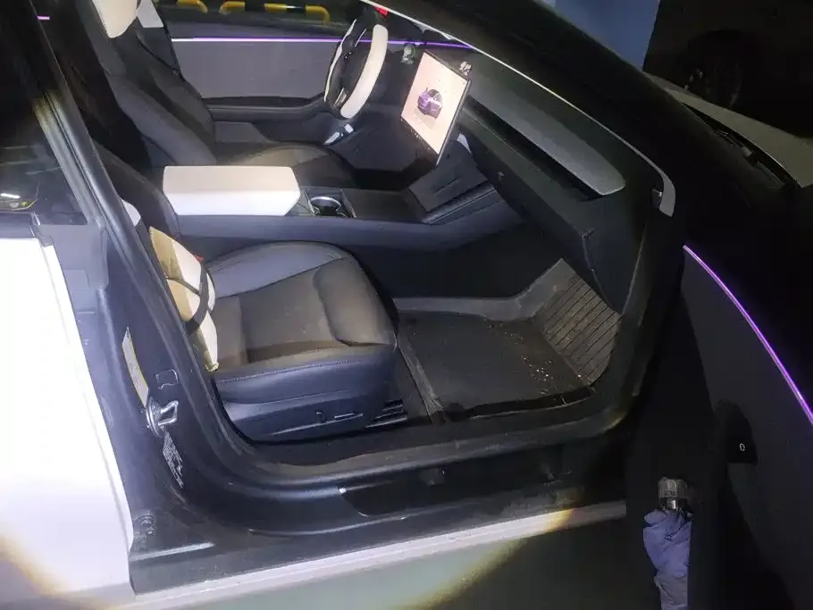 Tesla Model 3 — фото 10