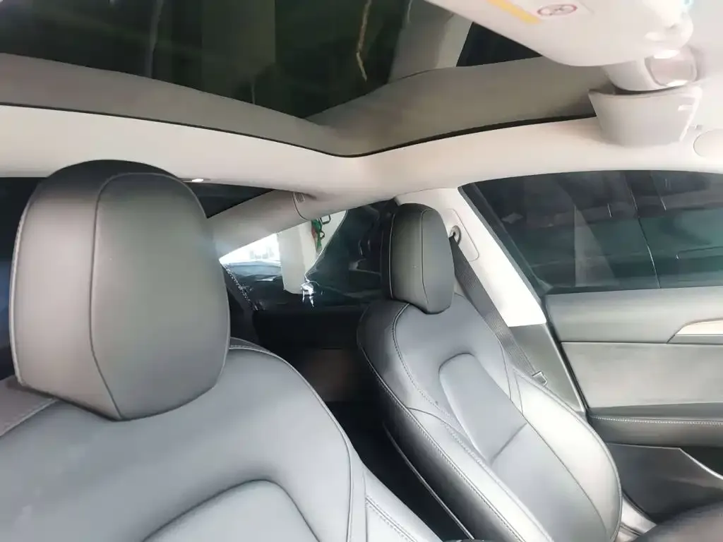 Tesla Model 3 — фото 3