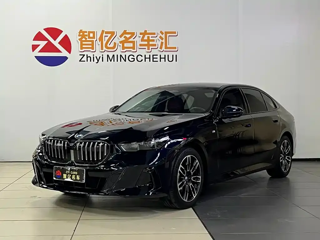 BMW 5 Series — фото 1