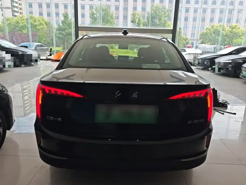 Hongqi E-QM5 — фото 4
