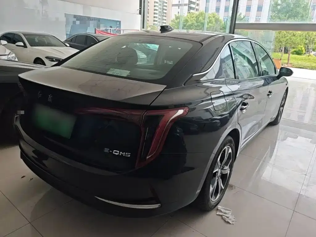 Hongqi E-QM5 — фото 9