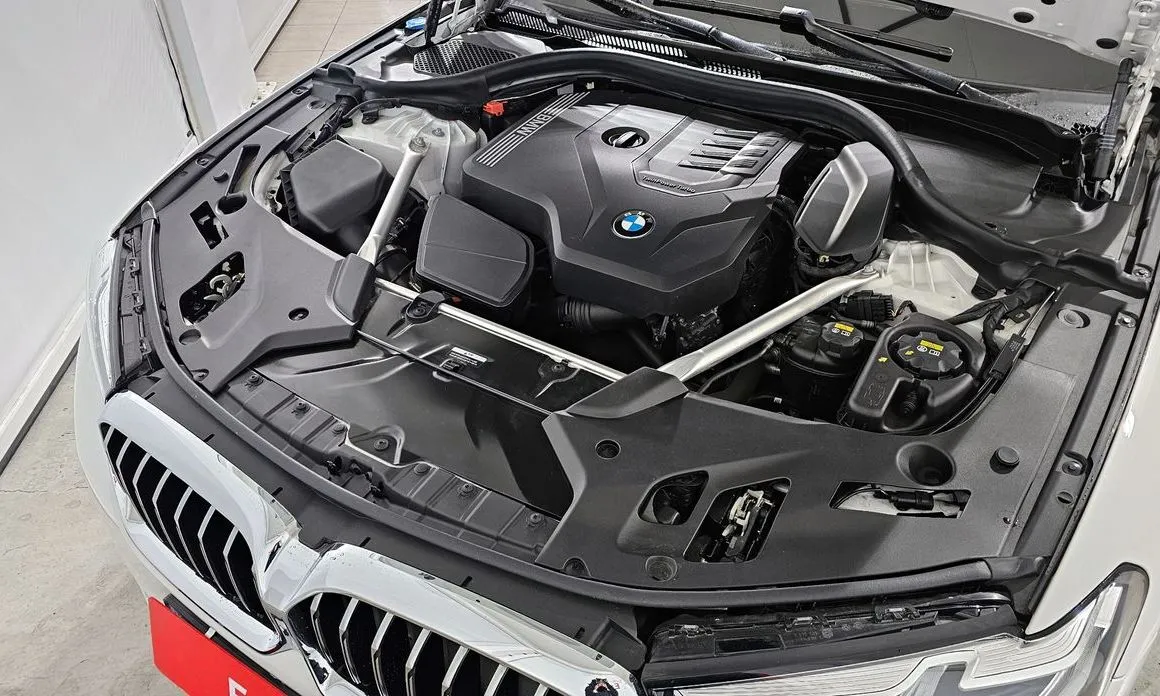 BMW 5-Series — фото 10