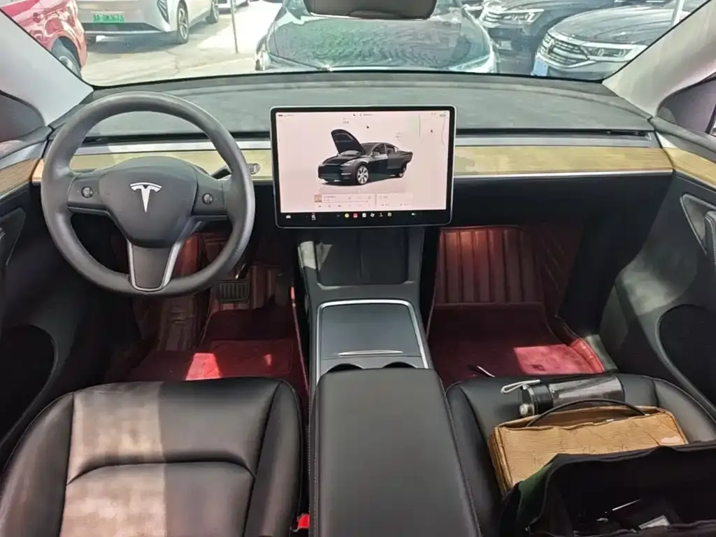 Tesla Model Y — фото 7