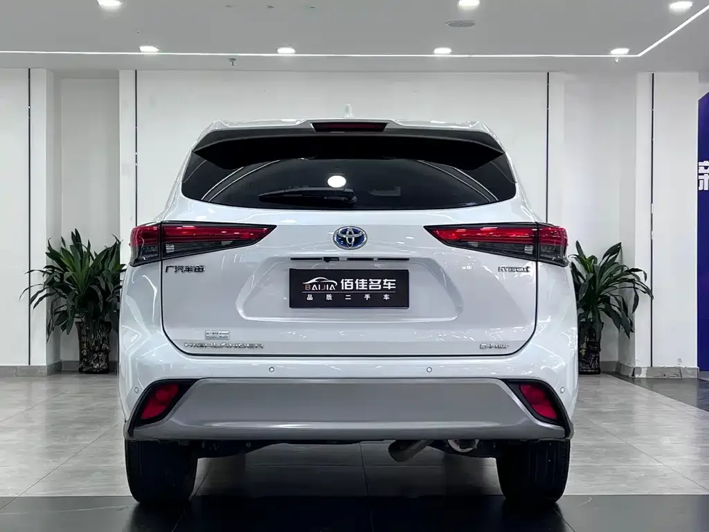Toyota Highlander — фото 5