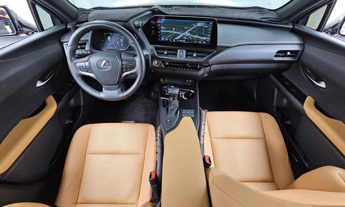 Lexus UX — фото 2