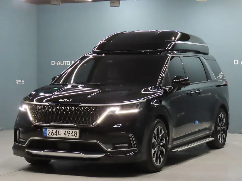 Kia Carnival 7-Seater Hi-Limousine 1
