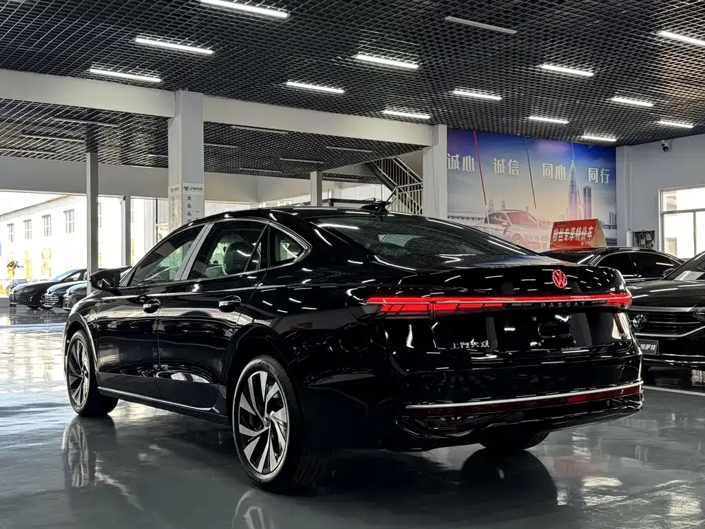 Volkswagen Passat — фото 7