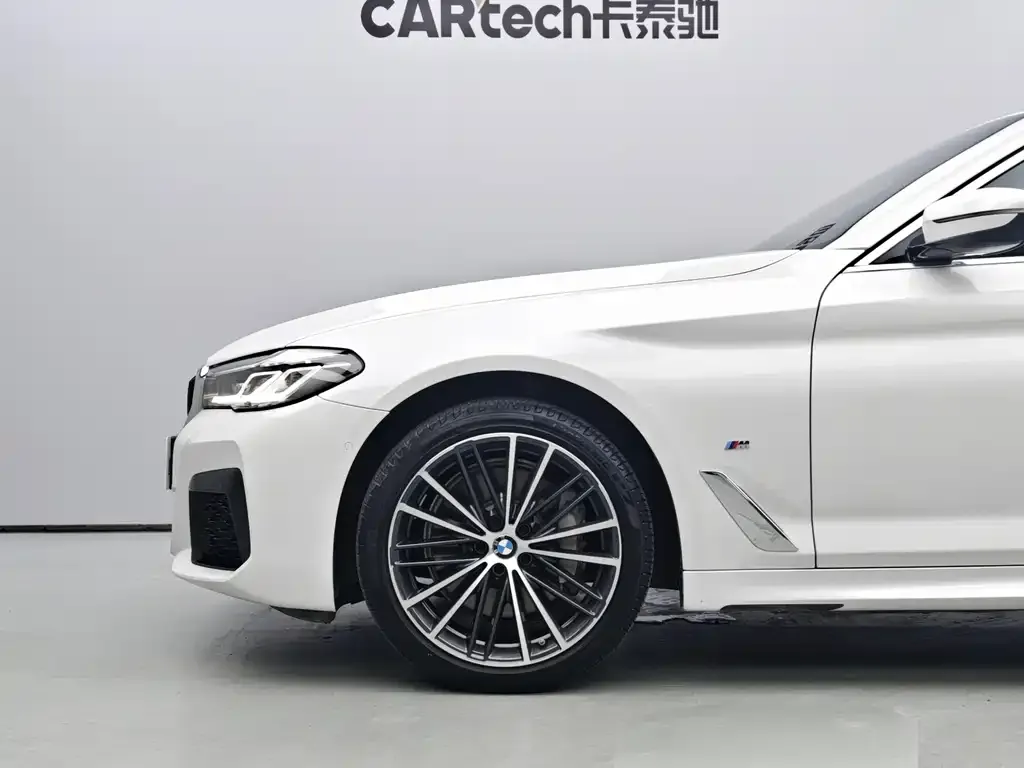 BMW 5 Series — фото 4