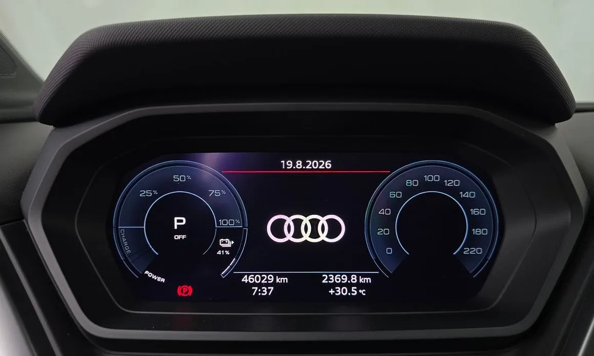 Audi Q4 e-tron — фото 7