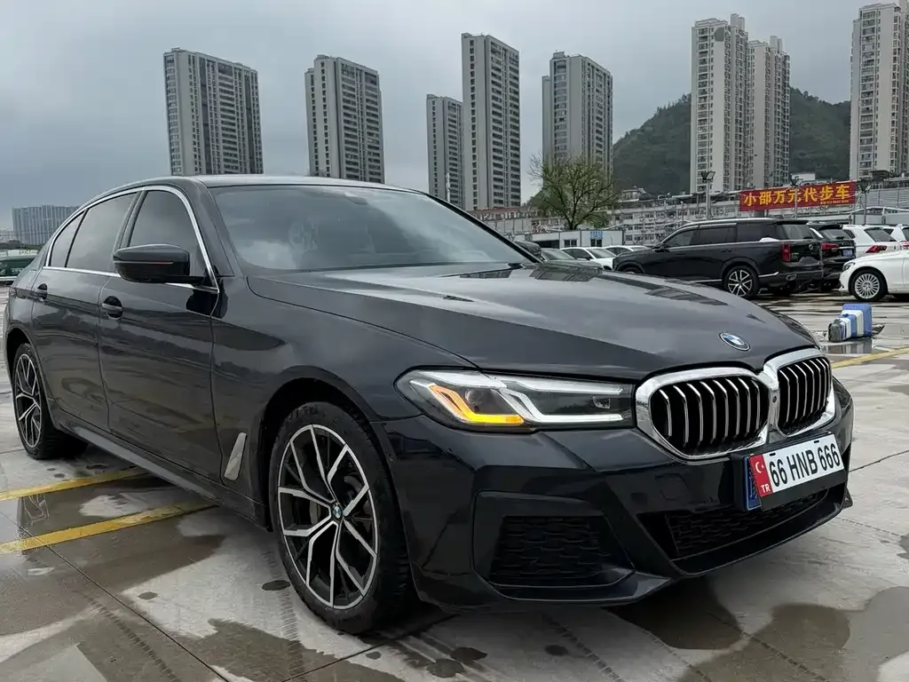 BMW 5 Series — фото 10