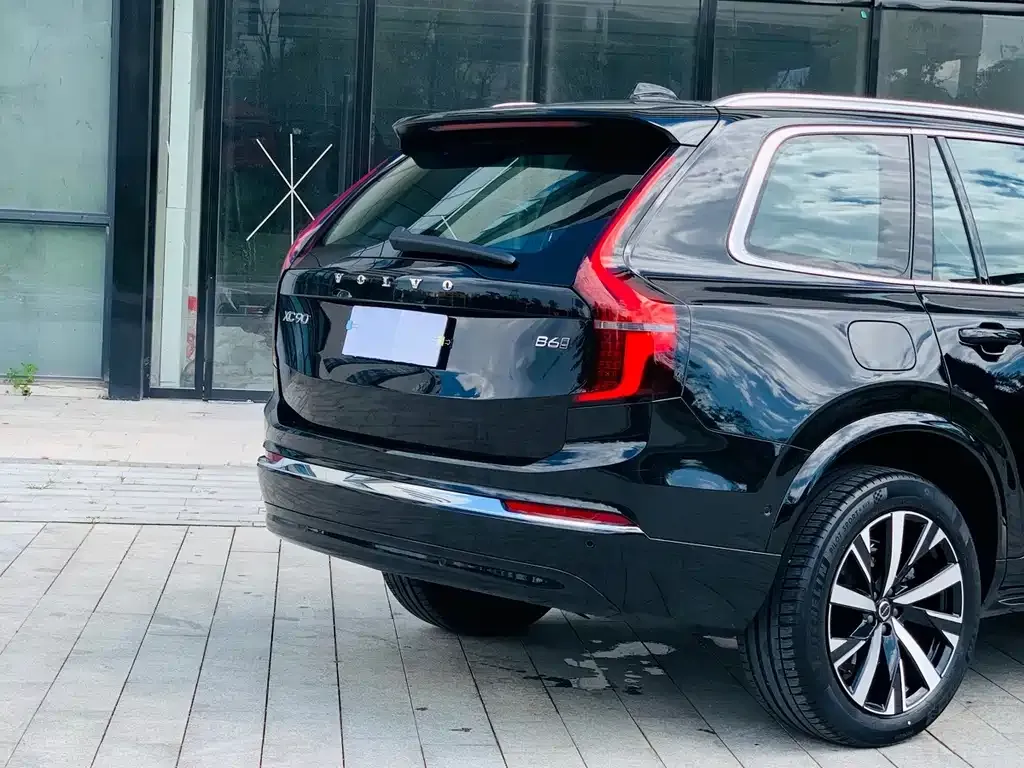 Volvo XC90 — фото 5