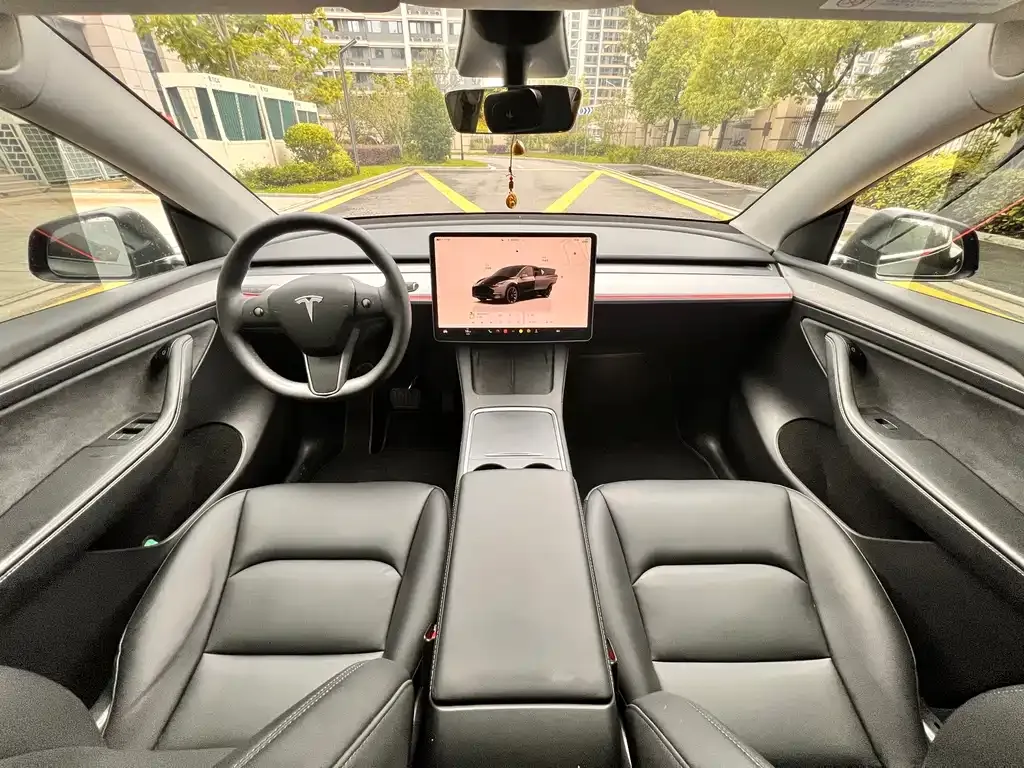 Tesla Model Y — фото 7