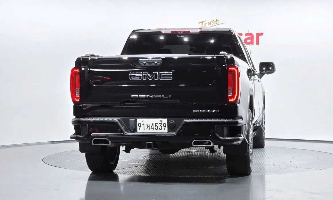 GMC Sierra — фото 2