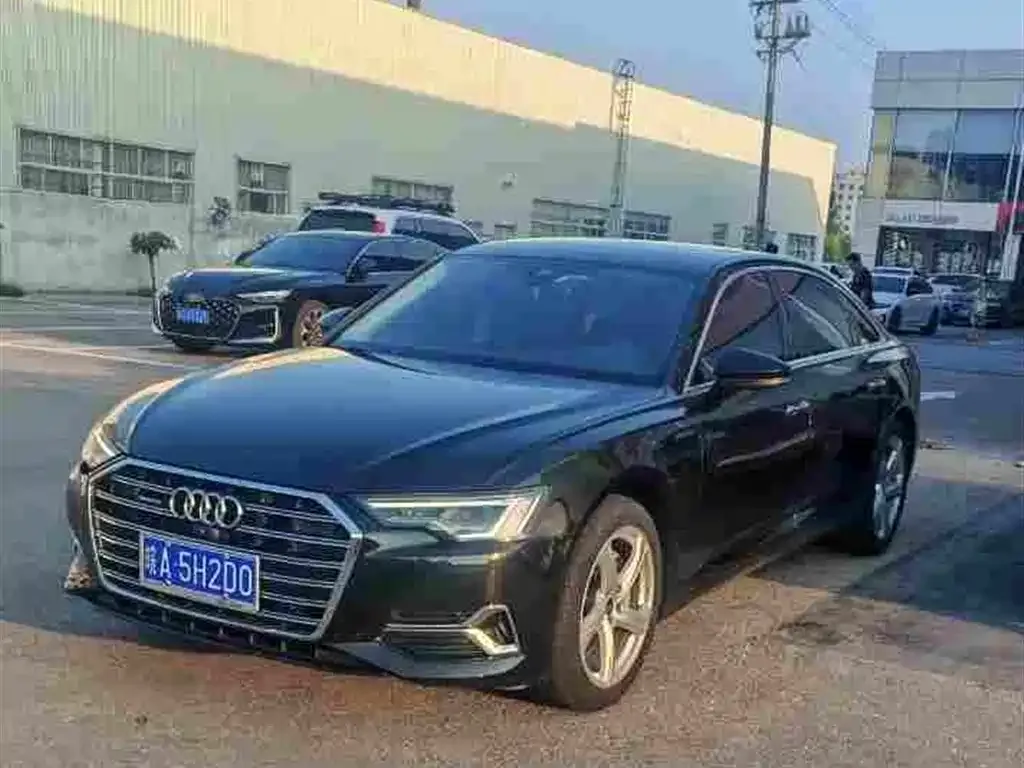 Audi A6L — фото 1