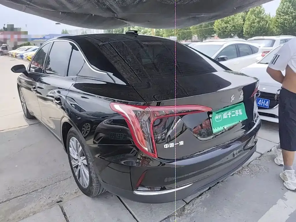 Hongqi E-QM5 — фото 9