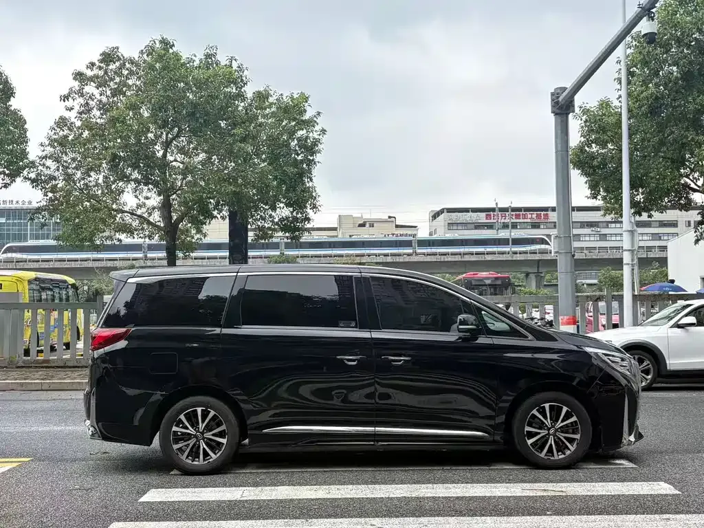 GAC Motor Trumpchi M8 — фото 10