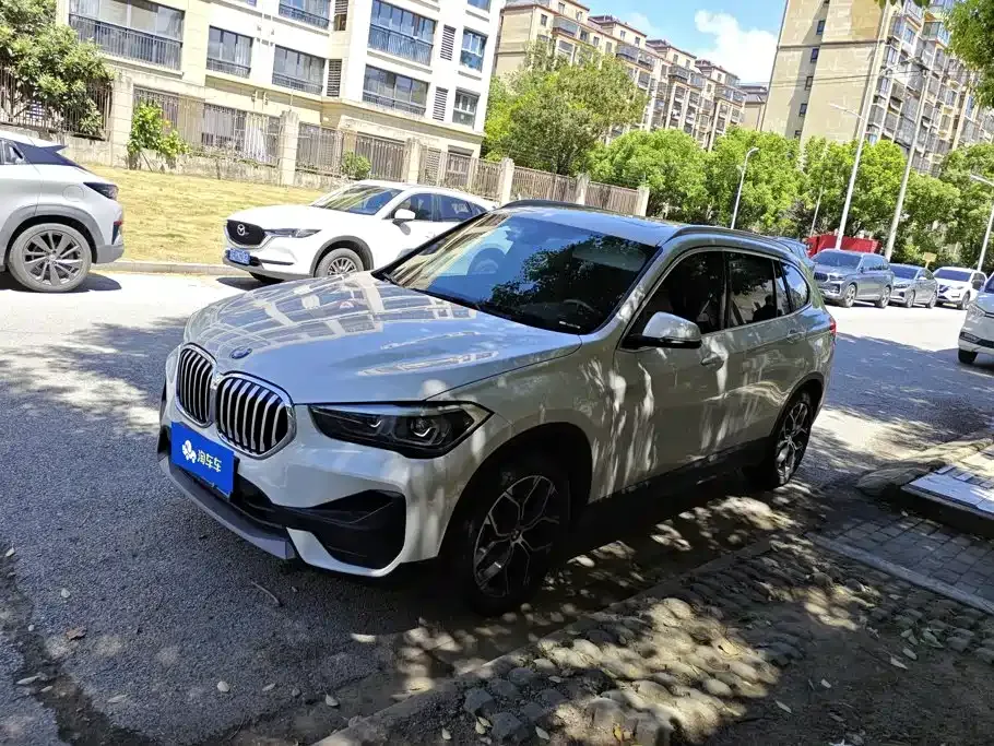 BMW X1 — фото 1
