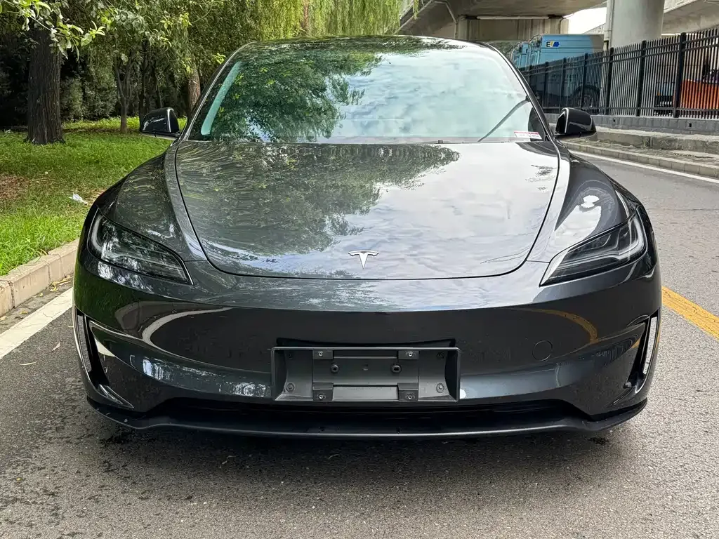 Tesla Model 3 — фото 6