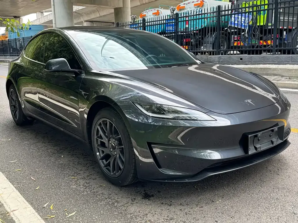 Tesla Model 3 — фото 8