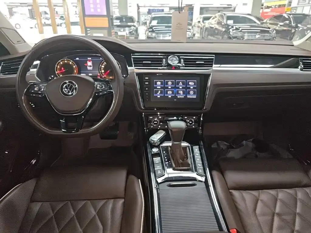 Volkswagen Phideon — фото 7