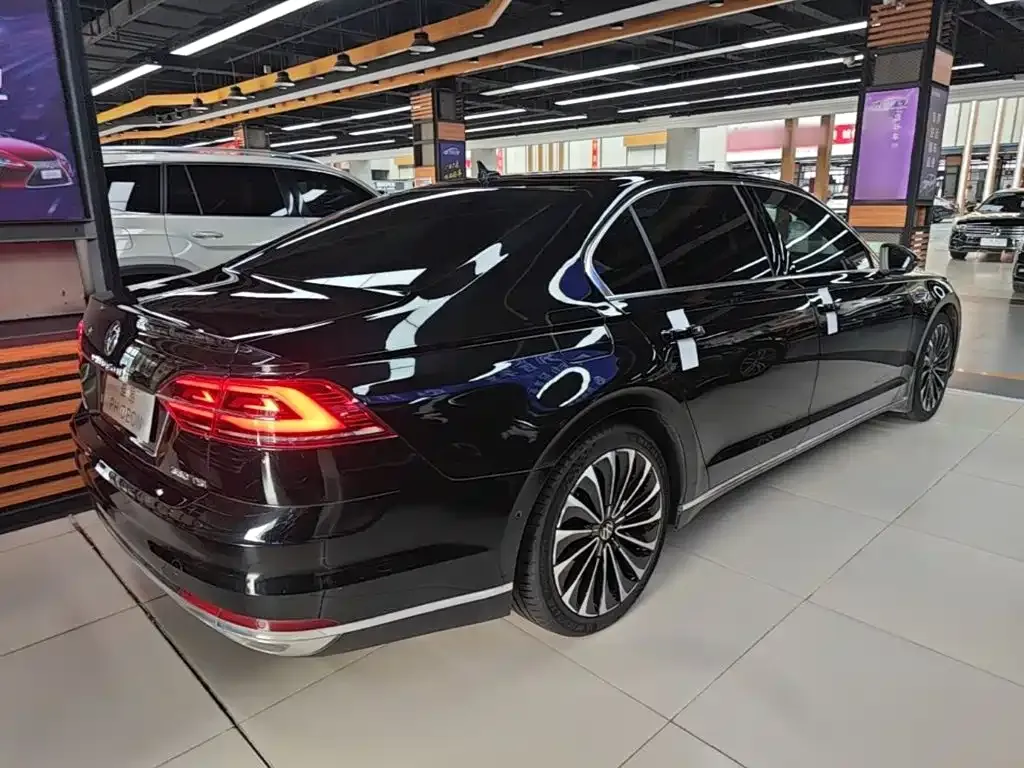 Volkswagen Phideon — фото 9