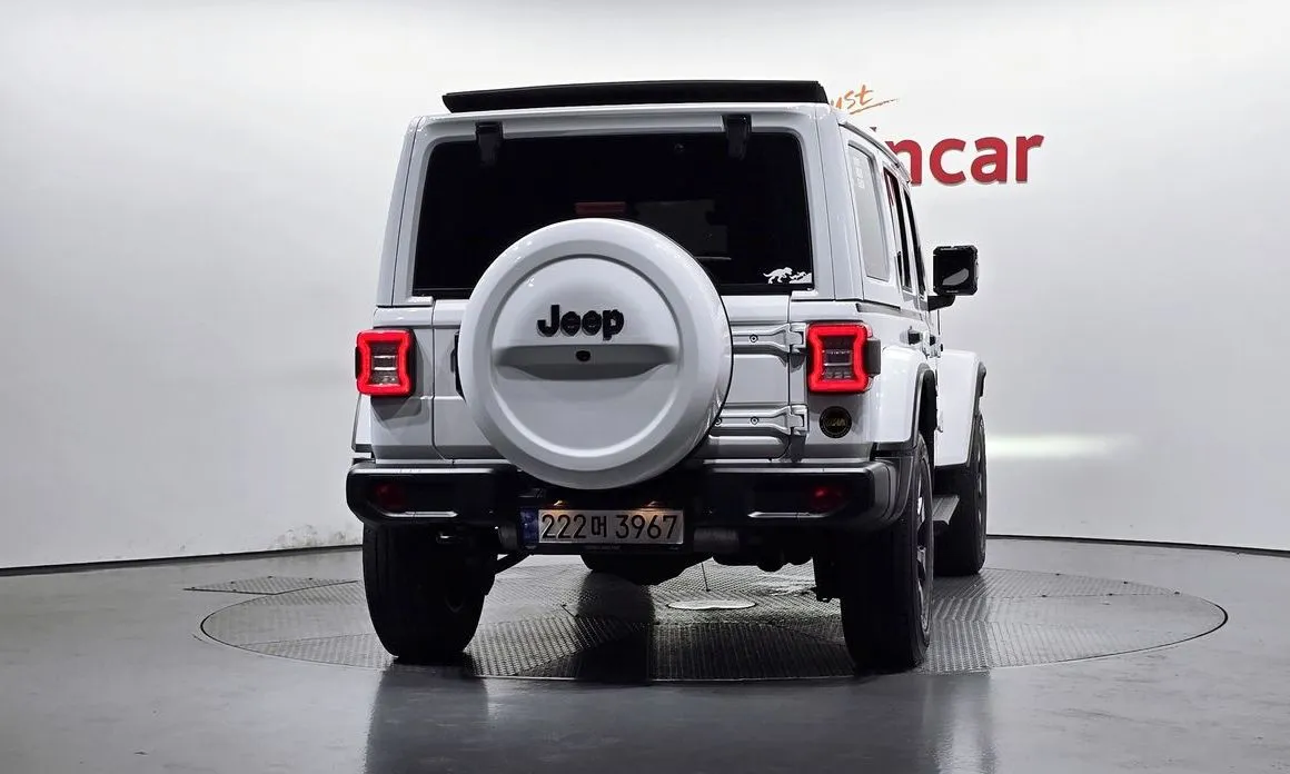 Jeep Wrangler — фото 9