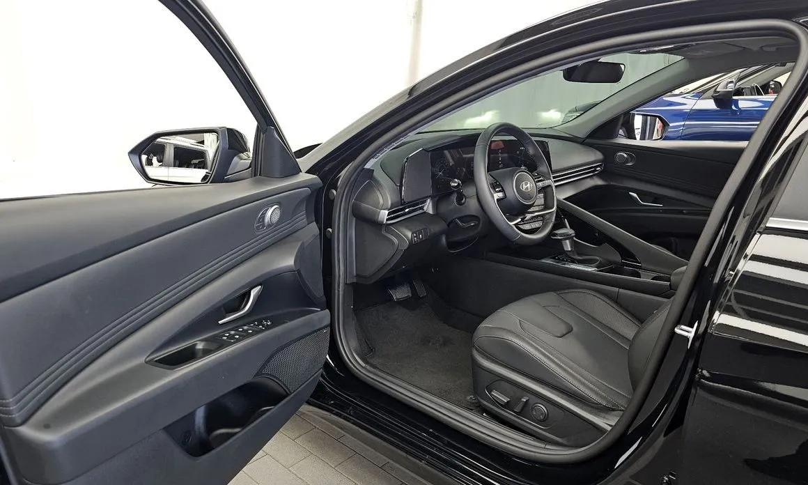 Hyundai AVANTE — фото 3