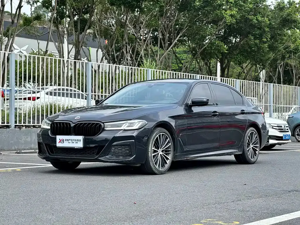 BMW 5 Series — фото 1