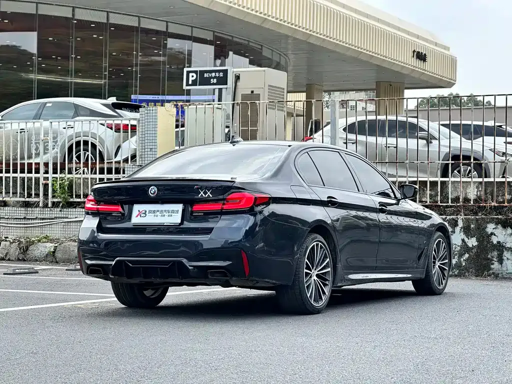 BMW 5 Series — фото 10