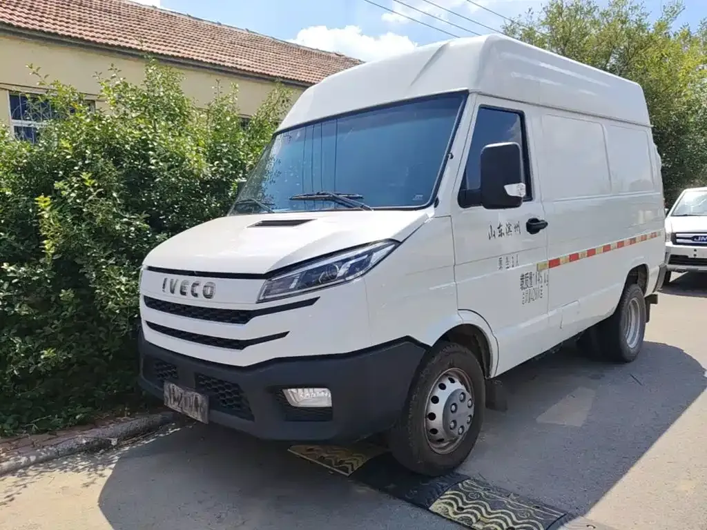 IVECO Daily — фото 1