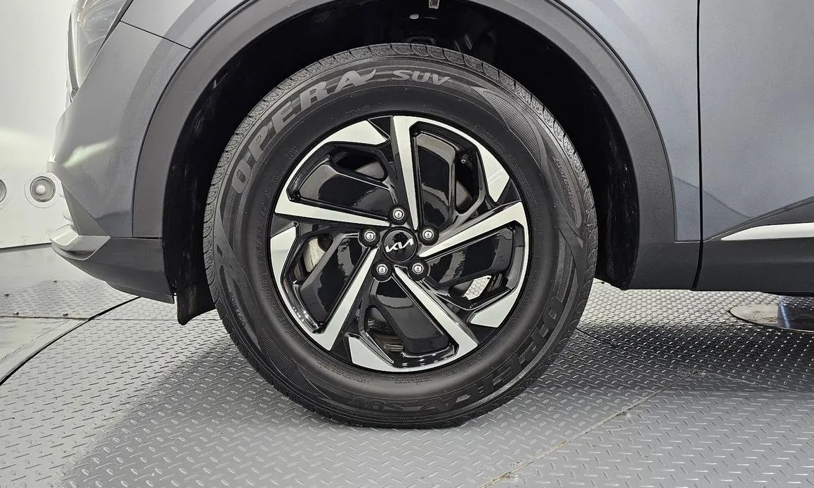 Kia Sportage — фото 9