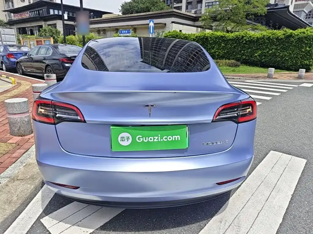 Tesla Model 3 — фото 10