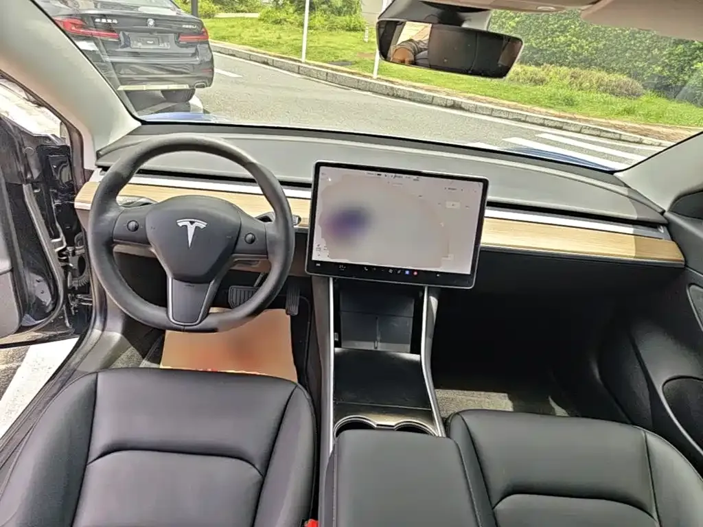 Tesla Model 3 — фото 8