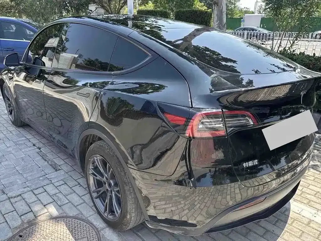 Tesla Model Y — фото 7