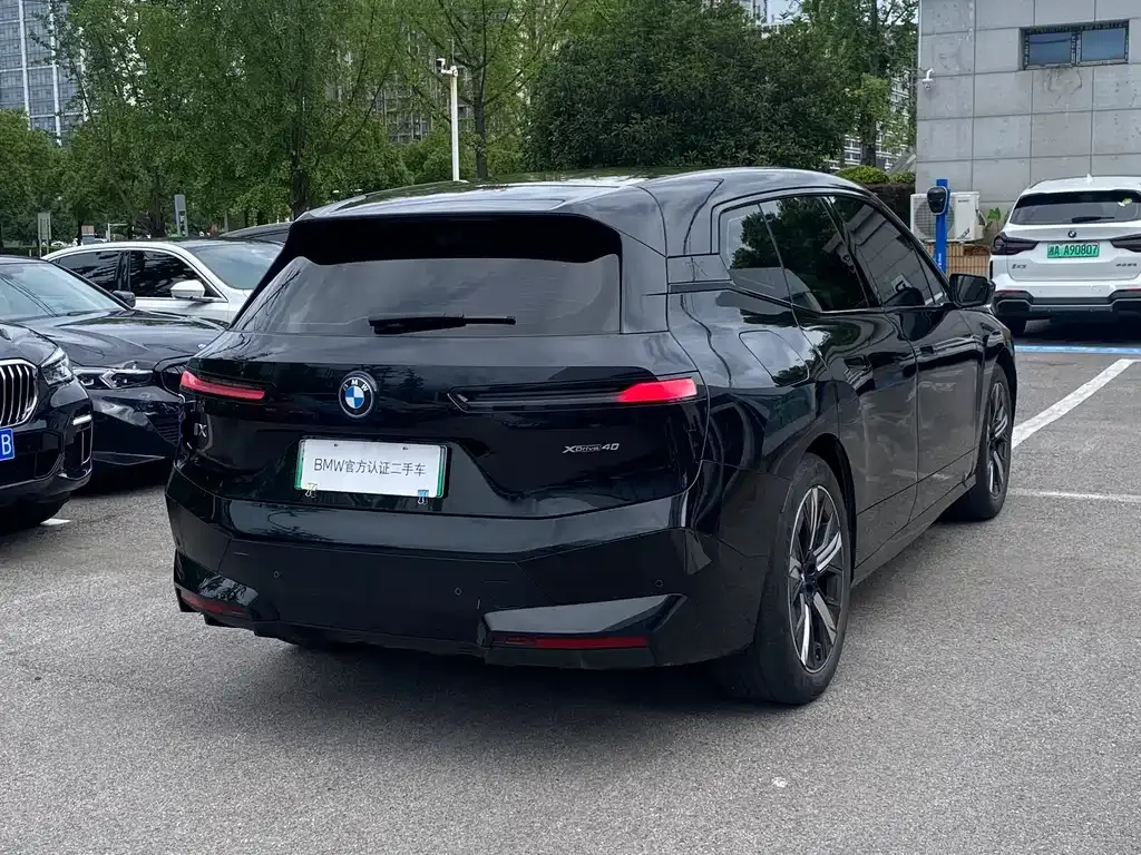 BMW iX — фото 10