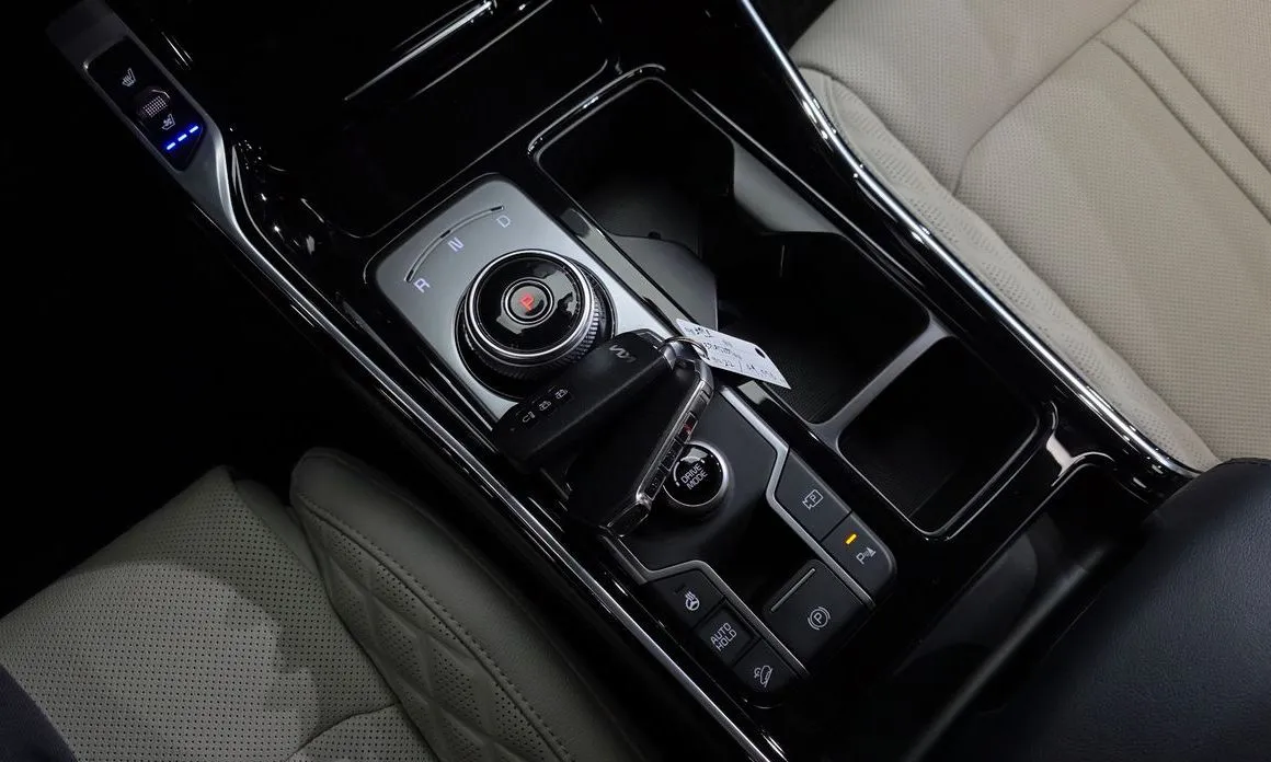 Kia Sorento — фото 6