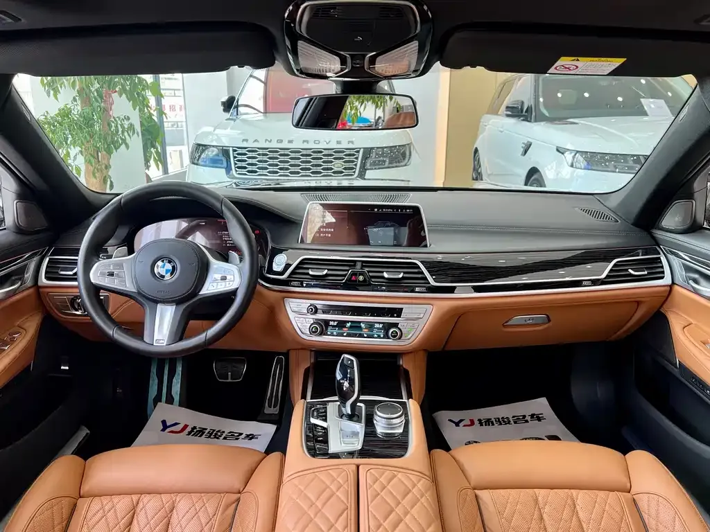 BMW 7 Series — фото 10